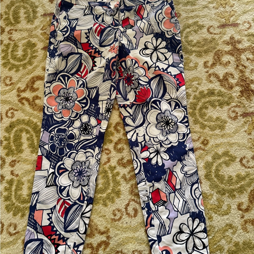 Women’s Express Pants with Fun & Intricate Pattern - Size 6R